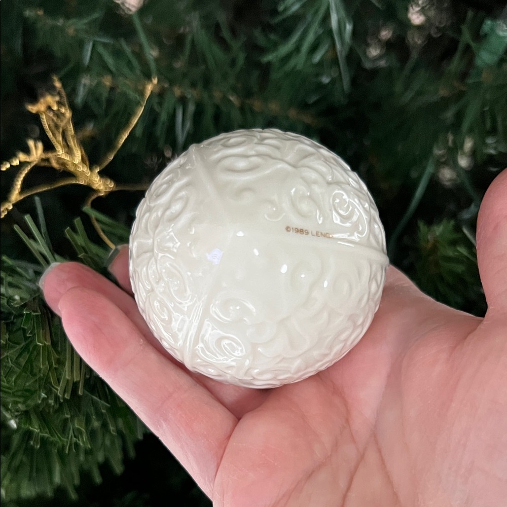 🎉Host Pick🎉Lenox 1989 Annual Ornament (Retired) - Picture 5 of 8